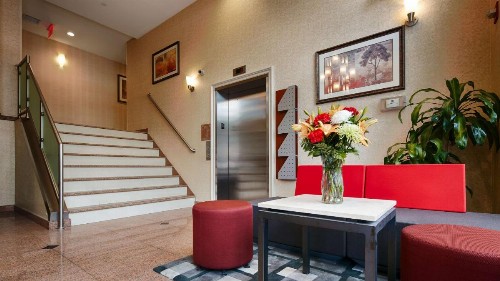 Best Western PLUS Arena Hotel - image 8