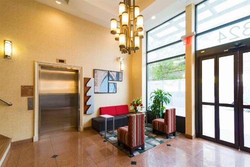 Best Western PLUS Arena Hotel - image 9