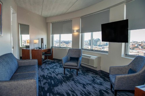 Fairfield Inn & Suites By Marriott New York Brooklyn - image 20