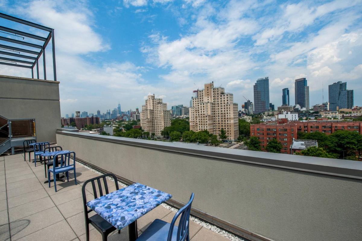Fairfield Inn & Suites By Marriott New York Brooklyn - image 3