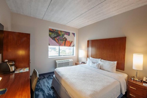 Fairfield Inn & Suites By Marriott New York Brooklyn - image 5