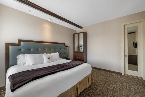 Condor Hotel Brooklyn - image 38