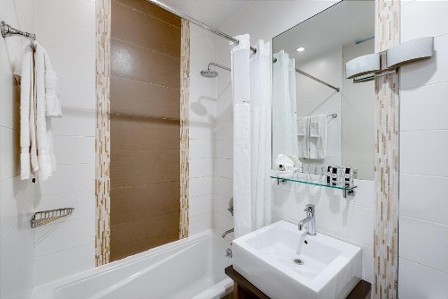 Condor Hotel Brooklyn - image 40