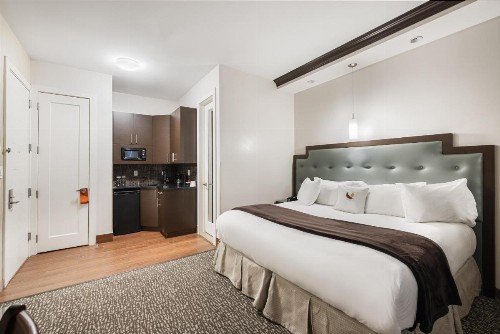 Condor Hotel Brooklyn - image 41