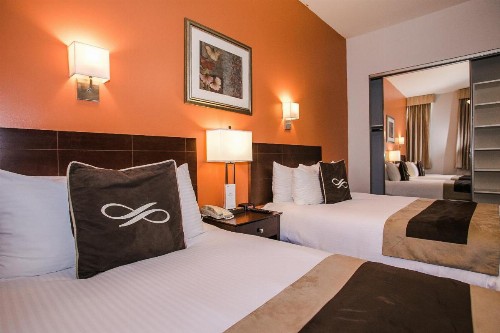 Pointe Plaza Hotel - image 25