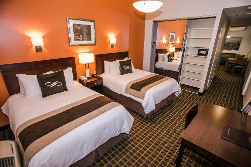 Pointe Plaza Hotel - image 34