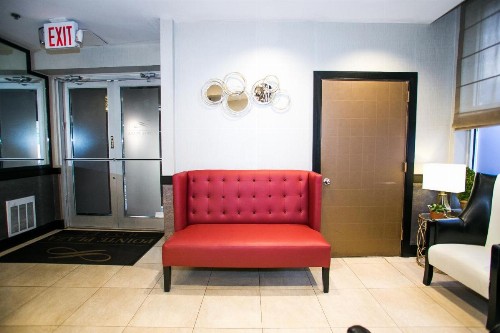 Pointe Plaza Hotel - image 47