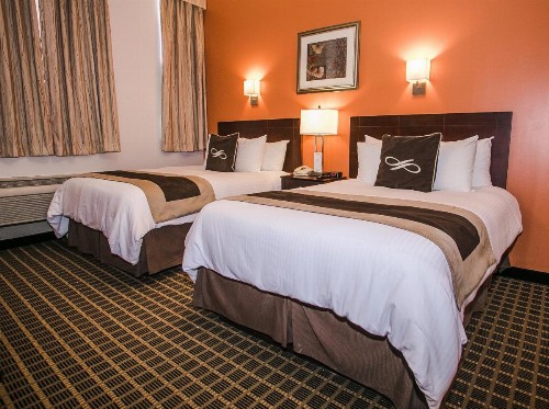 Pointe Plaza Hotel - image 5