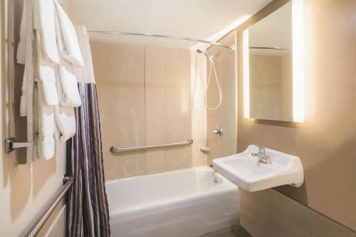 La Quinta by Wyndham Brooklyn Downtown - image 14