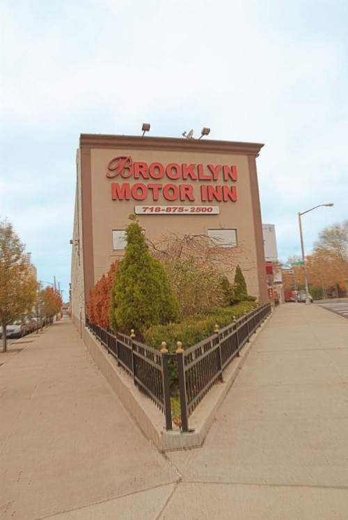 Brooklyn Motor Inn - image 6