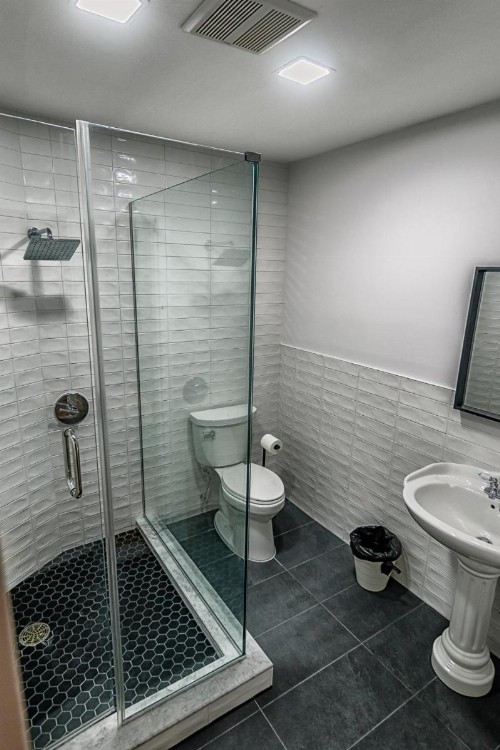NY Moore Hostel - image 33