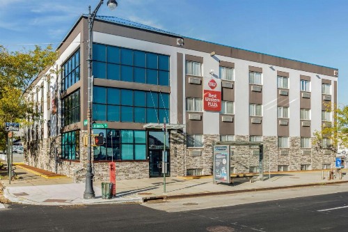 Best Western Plus Brooklyn Bay Hotel - image 11