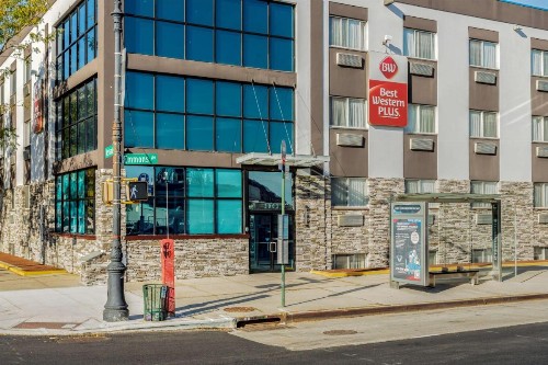 Best Western Plus Brooklyn Bay Hotel - image 12