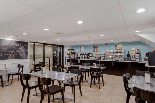 Best Western Plus Brooklyn Bay Hotel - image 15