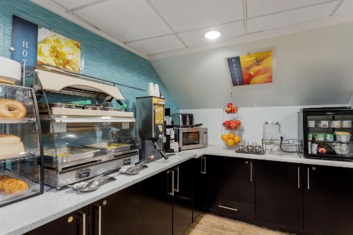 Best Western Plus Brooklyn Bay Hotel - image 16