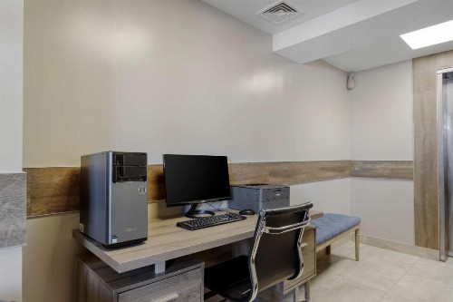 Best Western Plus Brooklyn Bay Hotel - image 23