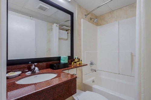 Best Western Plus Brooklyn Bay Hotel - image 24