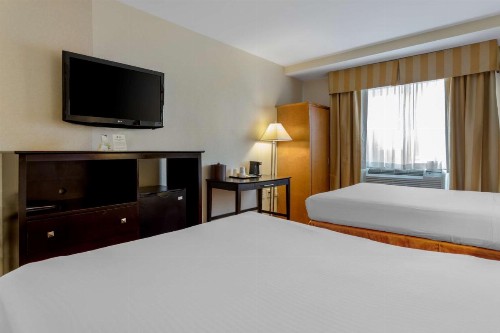 Best Western Plus Brooklyn Bay Hotel - image 26