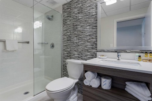 Best Western Plus Brooklyn Bay Hotel - image 36