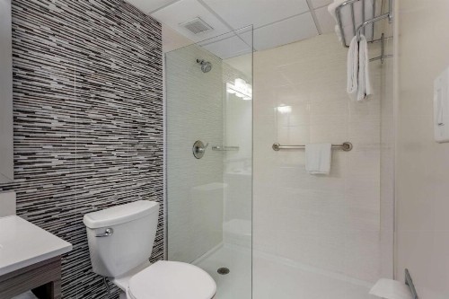 Best Western Plus Brooklyn Bay Hotel - image 39