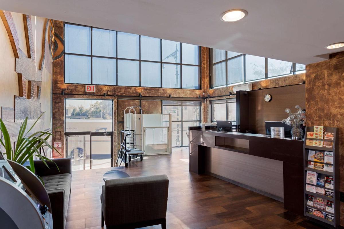 Best Western Plus Brooklyn Bay Hotel - image 4