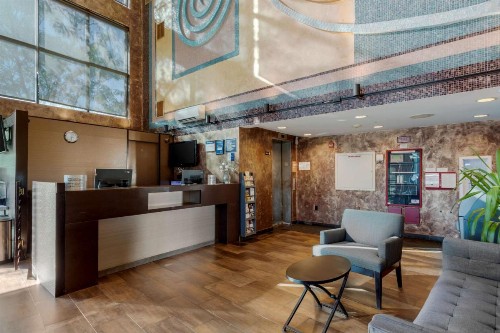 Best Western Plus Brooklyn Bay Hotel - image 41