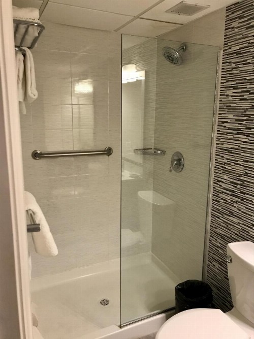 Best Western Plus Brooklyn Bay Hotel - image 43