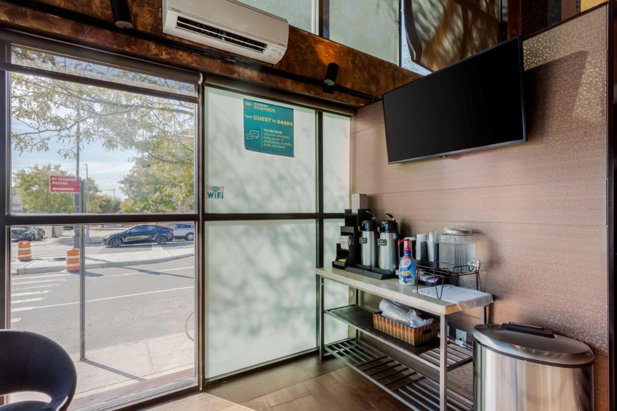 Best Western Plus Brooklyn Bay Hotel - image 7