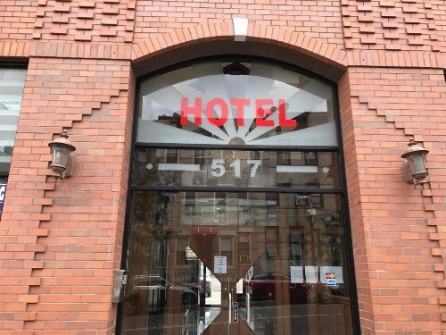 Phoenix Hotel - image 1