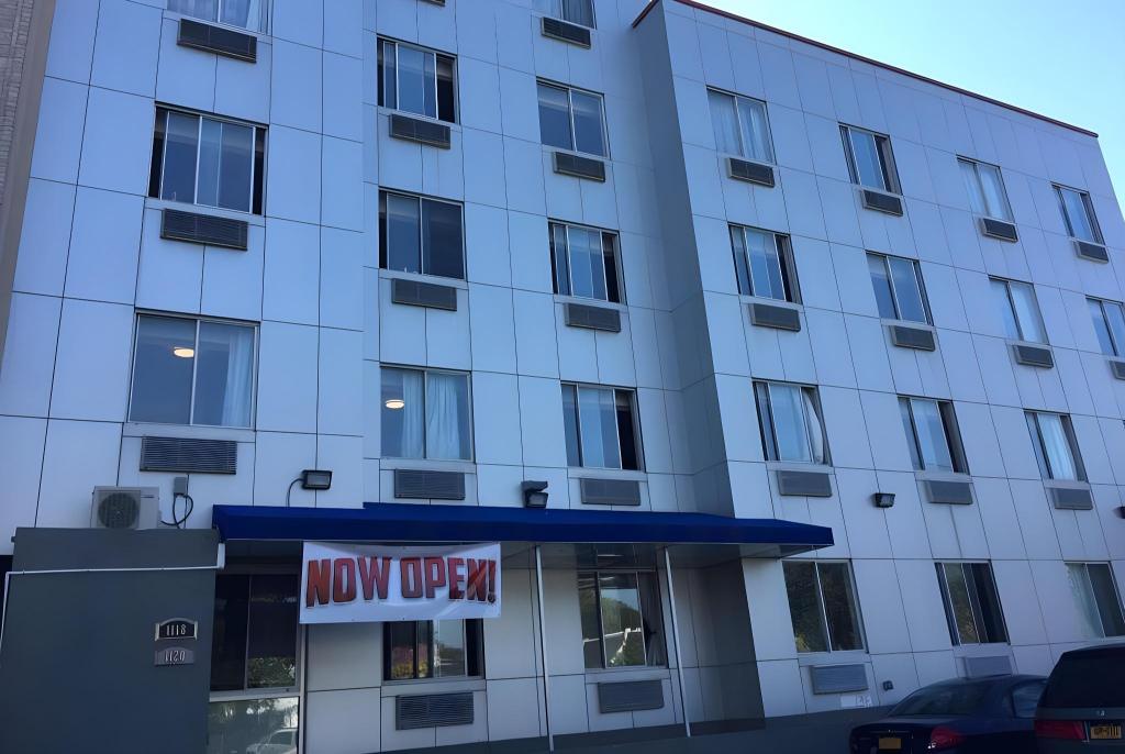Days Inn by Wyndham Brooklyn Borough Park - main image
