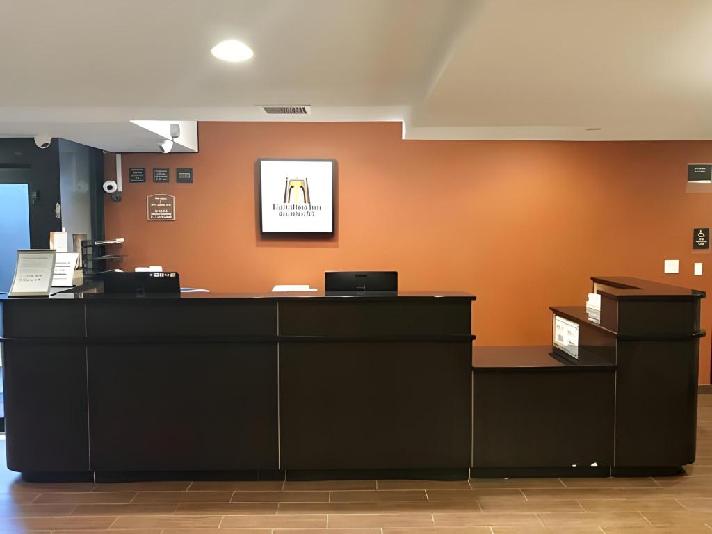Days Inn by Wyndham Brooklyn Borough Park - image 4