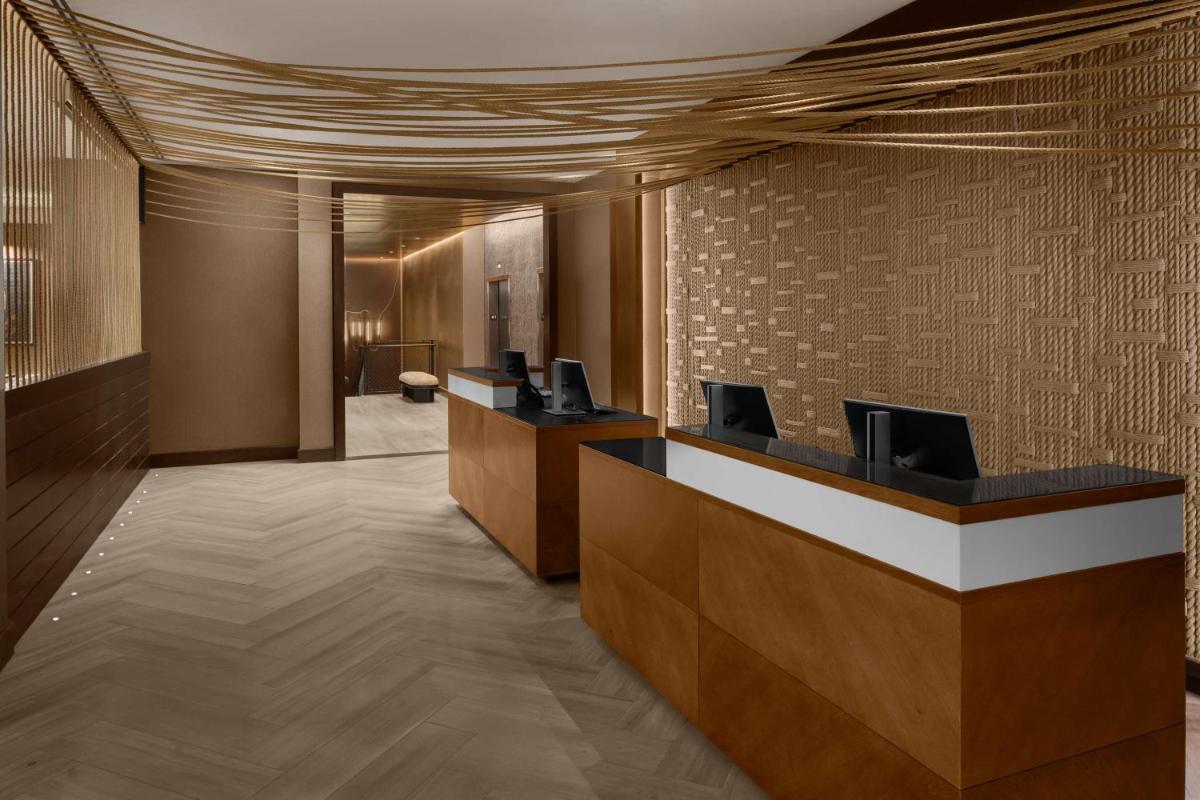 Hilton Brooklyn New York - image 3