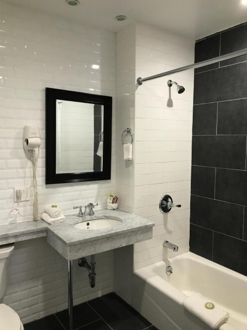 Bogart Hotel - image 2