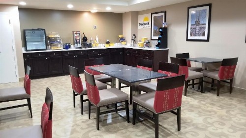 Days Inn by Wyndham Brooklyn Marine Park - image 13
