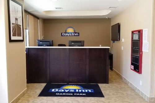 Days Inn by Wyndham Brooklyn Marine Park - image 4