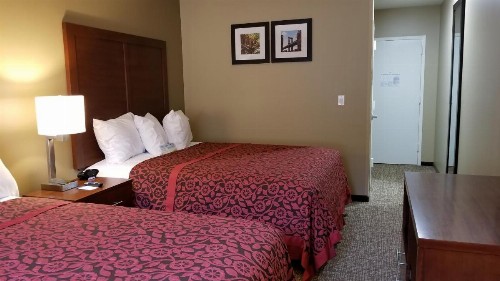Days Inn by Wyndham Brooklyn Marine Park - image 6