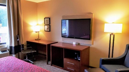 Days Inn by Wyndham Brooklyn Marine Park - image 7