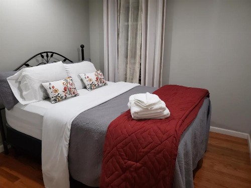 Cozy Retreat on Atlantic Ave - image 12