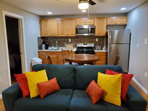 Cozy Retreat on Atlantic Ave - image 19