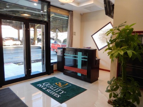 Quality Inn near Sunset Park - image 18