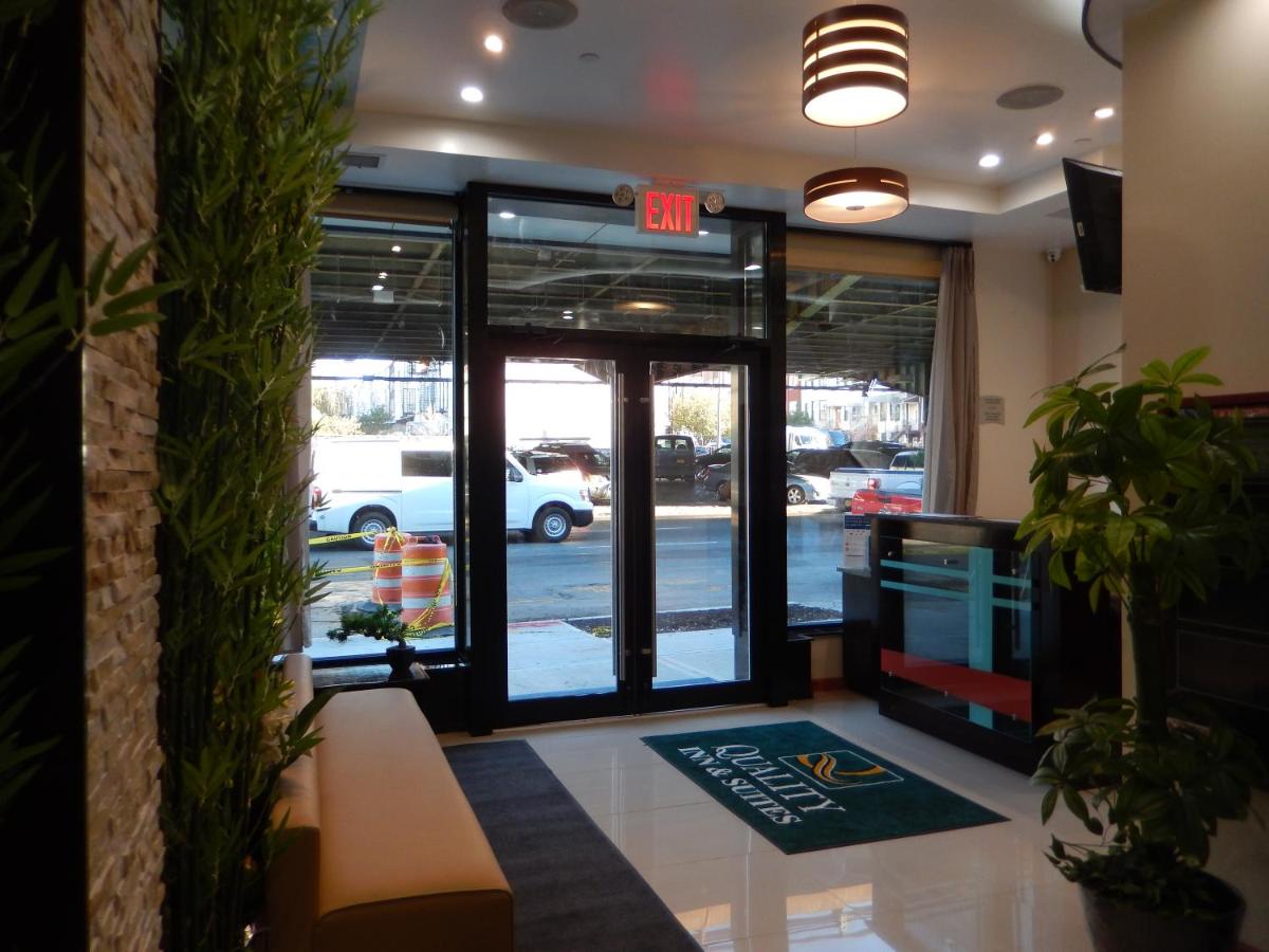 Quality Inn near Sunset Park - image 2