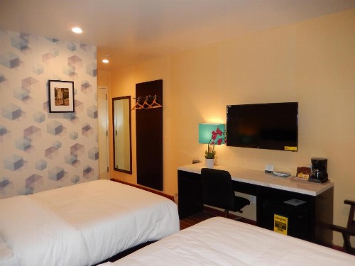 Quality Inn near Sunset Park - image 25