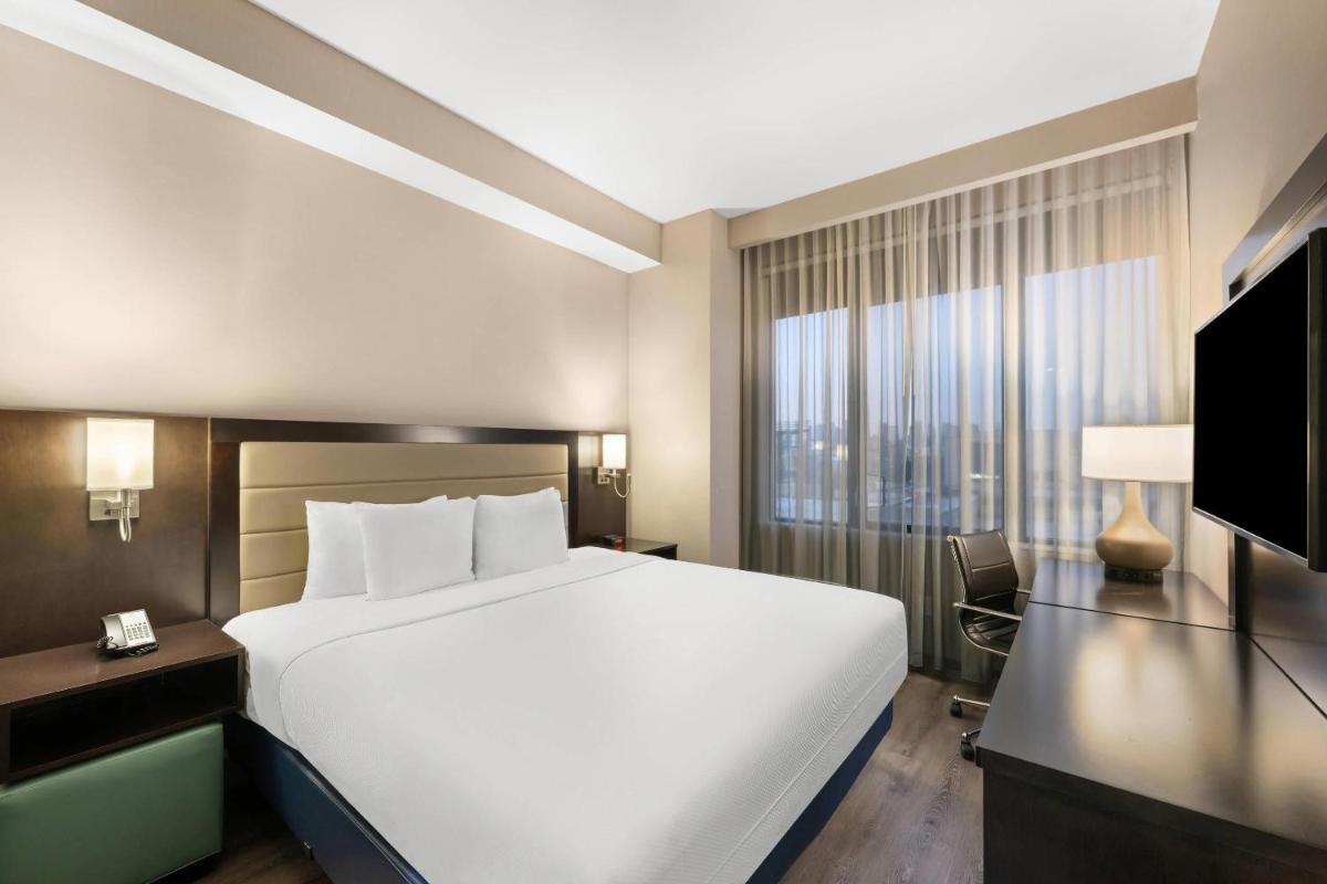 Comfort Inn Prospect Park-Brooklyn - image 4