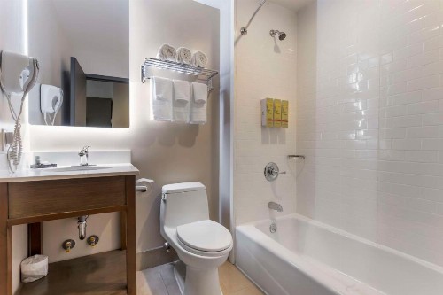Best Western Brooklyn-Coney Island Inn - image 10