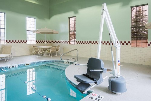 Holiday Inn Express Brookpark-Cleveland Airport Hotel - image 20