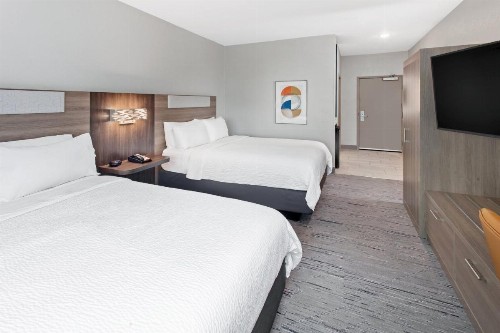 Holiday Inn Express Brookpark-Cleveland Airport Hotel - image 35