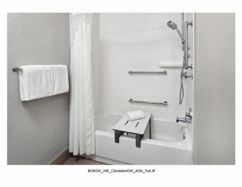 Holiday Inn Express Brookpark-Cleveland Airport Hotel - image 44