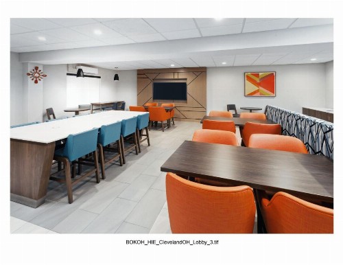 Holiday Inn Express Brookpark-Cleveland Airport Hotel - image 7