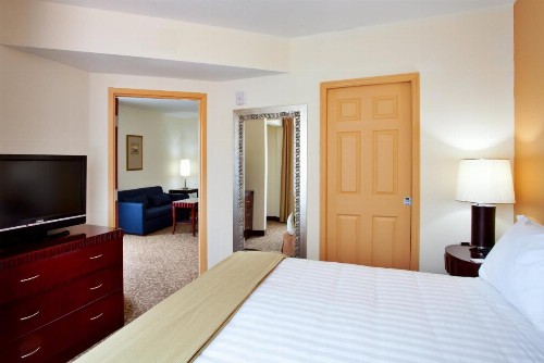 Holiday Inn Express Hotel & Suites Brooksville-I-75 an IHG Hotel - image 23