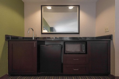Hampton Inn Brooksville Dade City - image 36
